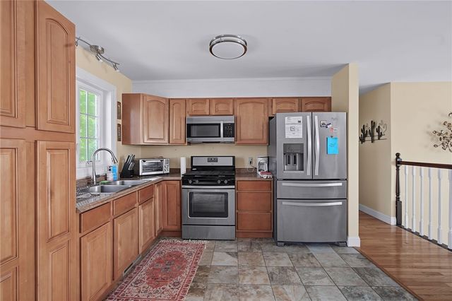 45 Oakwood Avenue, Providence, RI 02909