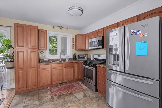 45 Oakwood Avenue, Providence, RI 02909