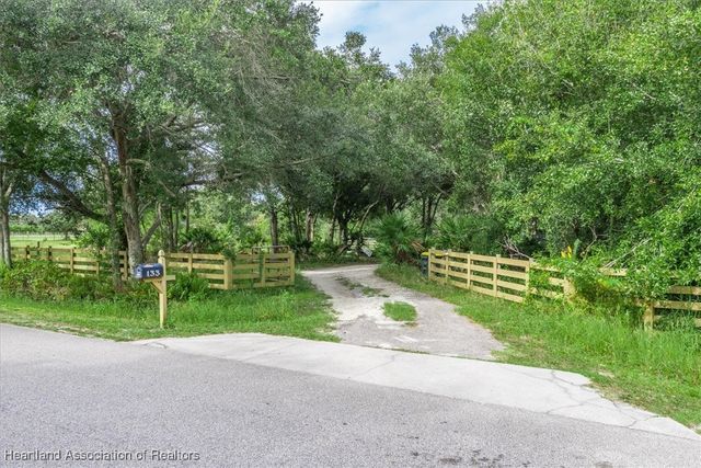 133 Park Land Drive, Lake Placid, FL 33852