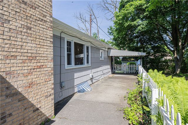 11 Smyles Drive, Irondequoit, NY 14609
