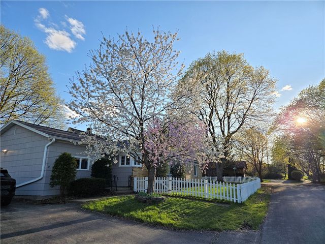 11 Smyles Drive, Irondequoit, NY 14609