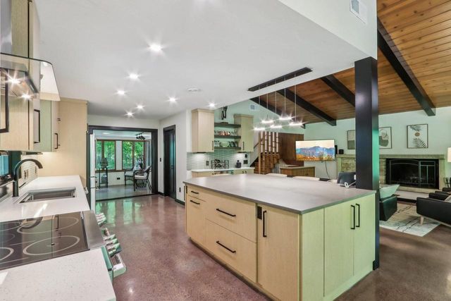 1265 Valley Ridge DRIVE, Brookfield, WI 53005