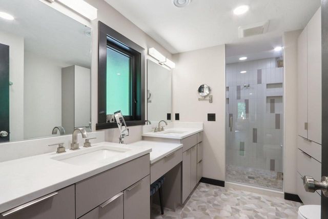 1265 Valley Ridge DRIVE, Brookfield, WI 53005
