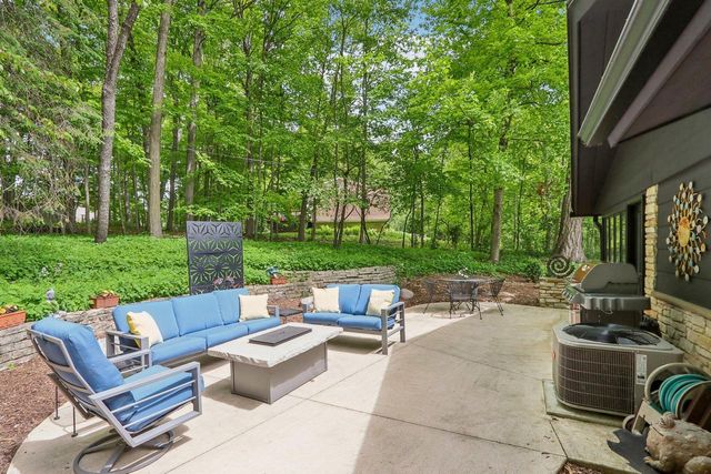 1265 Valley Ridge DRIVE, Brookfield, WI 53005