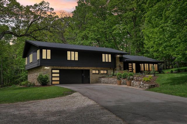 1265 Valley Ridge DRIVE, Brookfield, WI 53005