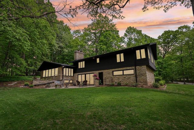1265 Valley Ridge DRIVE, Brookfield, WI 53005