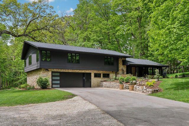 1265 Valley Ridge DRIVE, Brookfield, WI 53005
