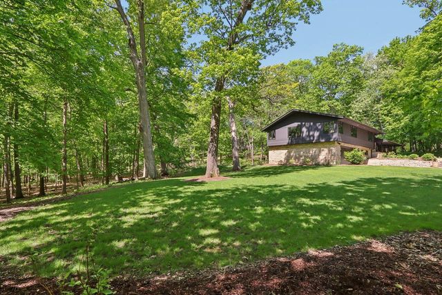 1265 Valley Ridge DRIVE, Brookfield, WI 53005