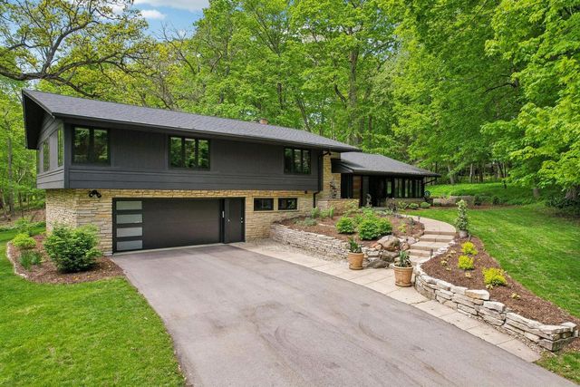 1265 Valley Ridge DRIVE, Brookfield, WI 53005