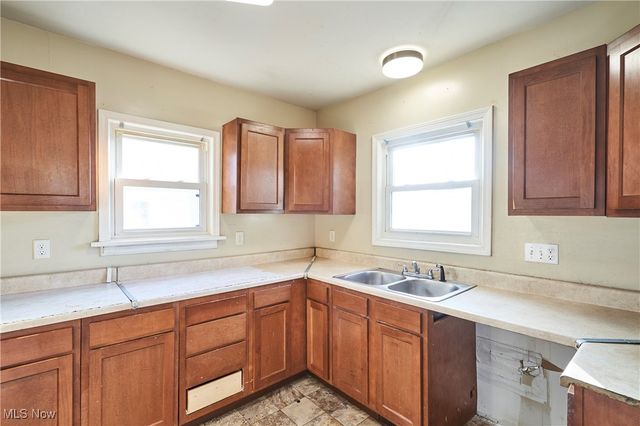 970 Hunt Street, Akron, OH 44306