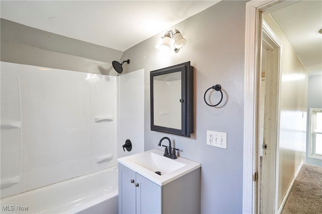 970 Hunt Street, Akron, OH 44306