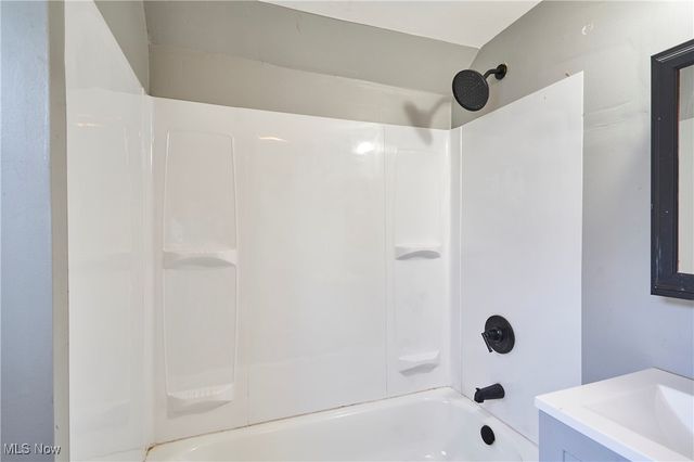 970 Hunt Street, Akron, OH 44306