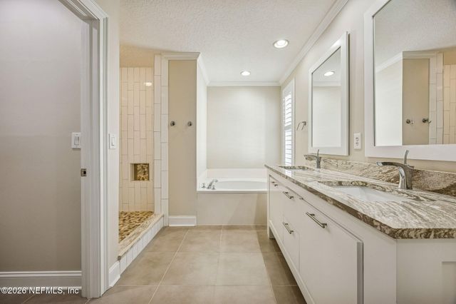 200 BERMUDA BAY Circle 202, Ponte Vedra Beach, FL 32082