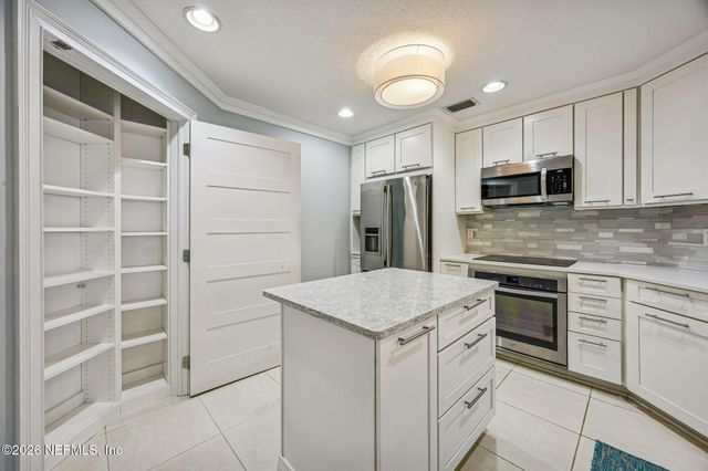 200 BERMUDA BAY Circle 202, Ponte Vedra Beach, FL 32082