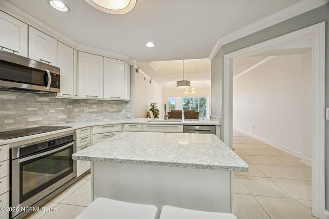 200 BERMUDA BAY Circle 202, Ponte Vedra Beach, FL 32082