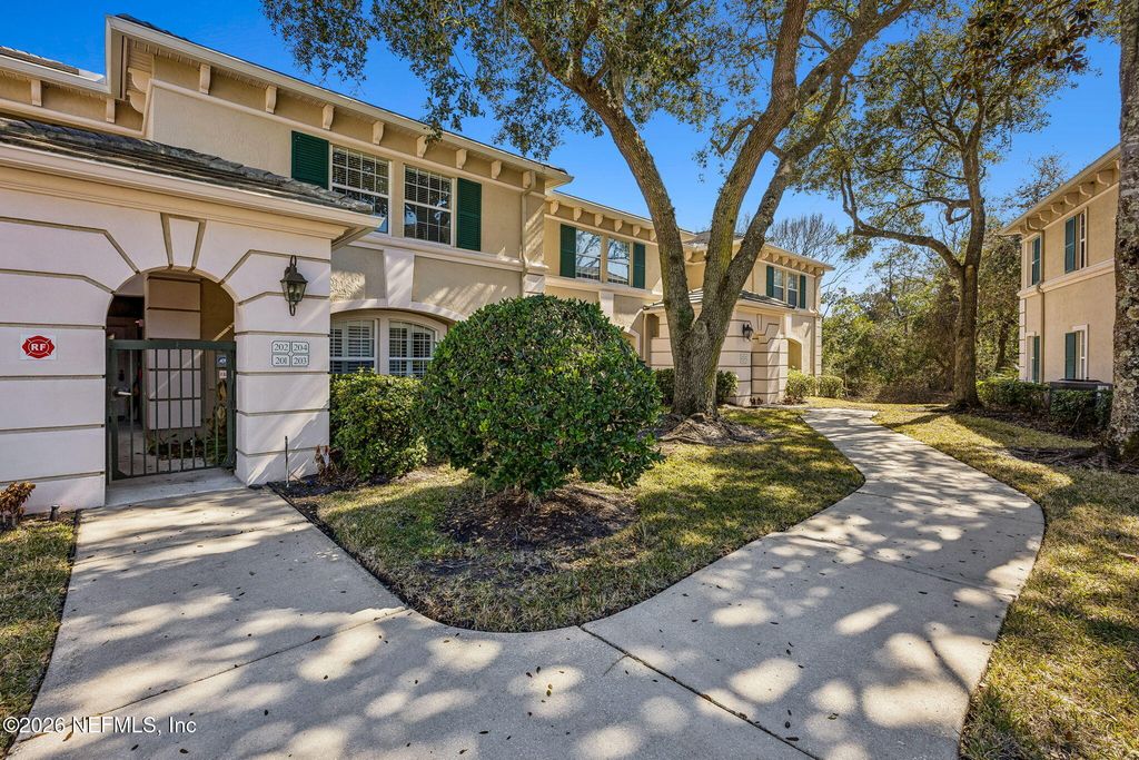 200 BERMUDA BAY Circle 202, Ponte Vedra Beach, FL 32082
