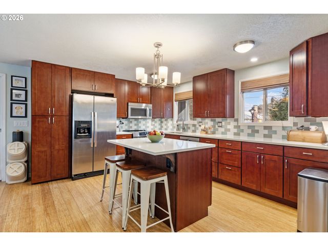 2743 Se 63RD Ave, Portland, OR 97206