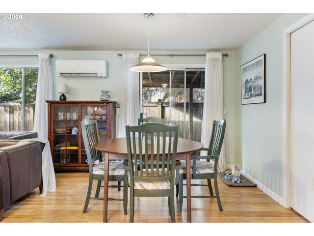 2743 Se 63RD Ave, Portland, OR 97206