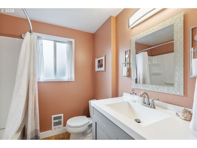 2743 Se 63RD Ave, Portland, OR 97206