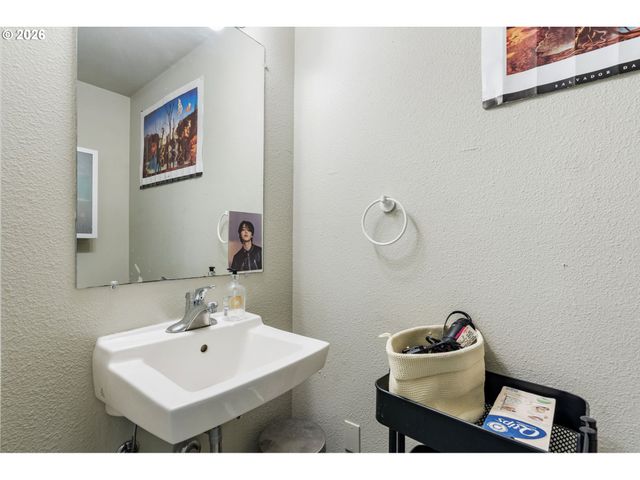 2743 Se 63RD Ave, Portland, OR 97206