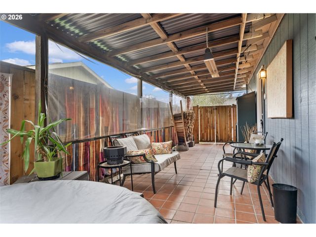 2743 Se 63RD Ave, Portland, OR 97206