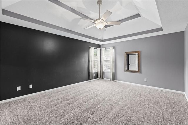 1913 White Tail Lane, Liberty, MO 64068