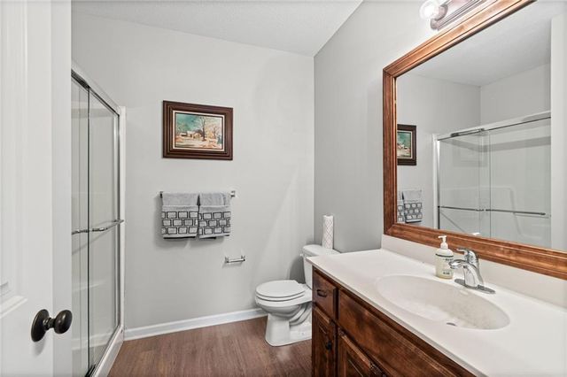 1913 White Tail Lane, Liberty, MO 64068