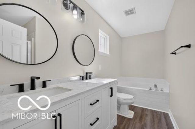18907 Prairie Crossing Drive, Noblesville, IN 46062