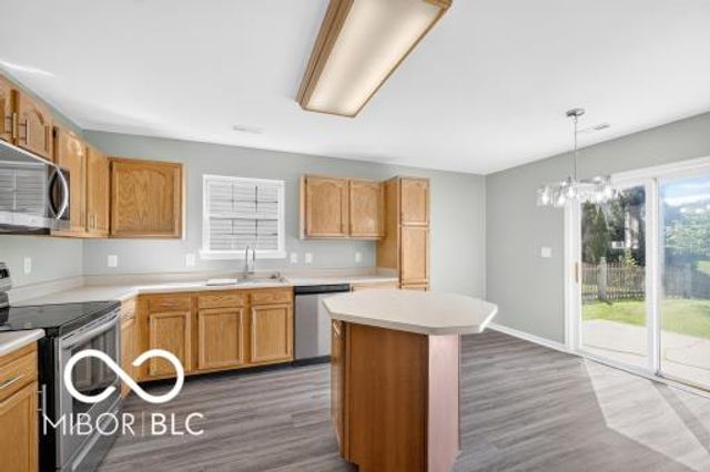 18907 Prairie Crossing Drive, Noblesville, IN 46062