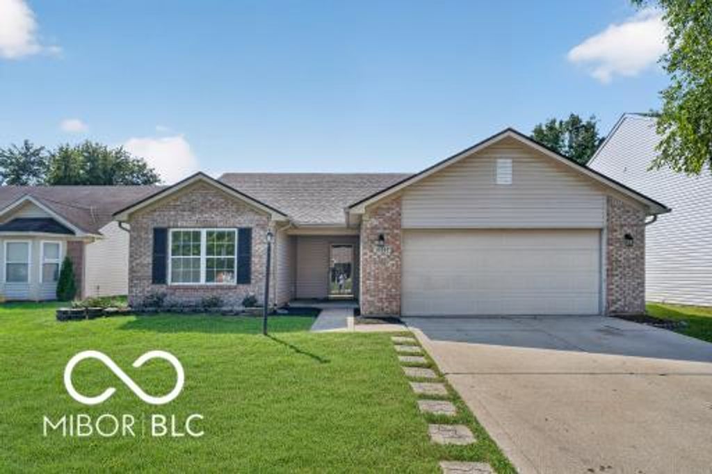 18907 Prairie Crossing Drive, Noblesville, IN 46062