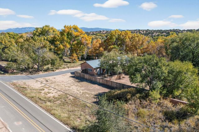 262 Los Pinos A, Santa Fe, NM 87507