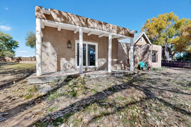 262 Los Pinos A, Santa Fe, NM 87507
