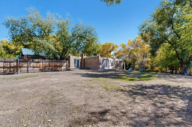 262 Los Pinos A, Santa Fe, NM 87507