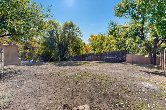 262 Los Pinos A, Santa Fe, NM 87507