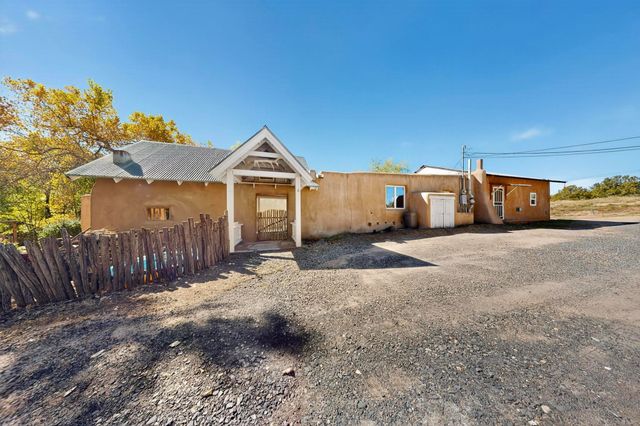 262 Los Pinos A, Santa Fe, NM 87507