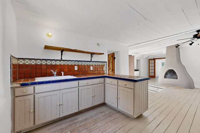 262 Los Pinos A, Santa Fe, NM 87507