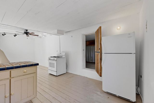 262 Los Pinos A, Santa Fe, NM 87507