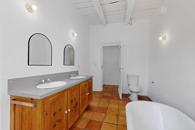 262 Los Pinos A, Santa Fe, NM 87507