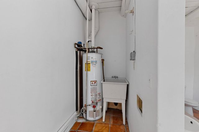 262 Los Pinos A, Santa Fe, NM 87507