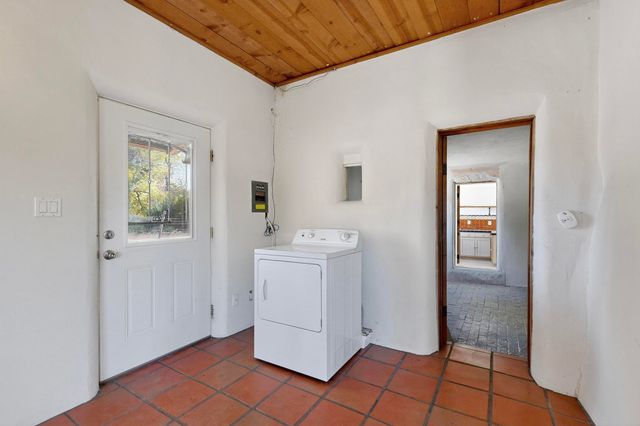 262 Los Pinos A, Santa Fe, NM 87507