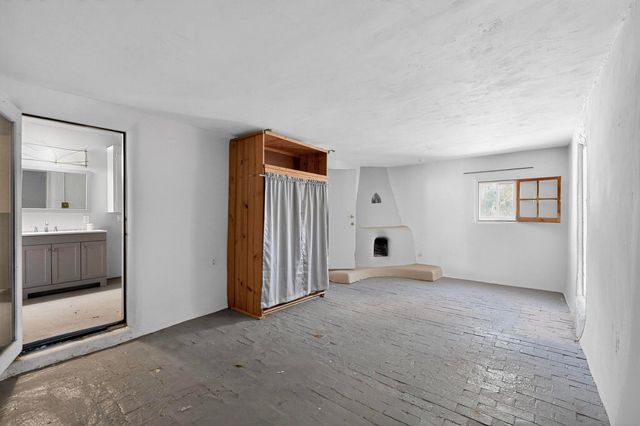 262 Los Pinos A, Santa Fe, NM 87507