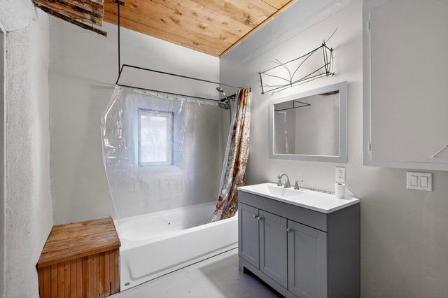 262 Los Pinos A, Santa Fe, NM 87507