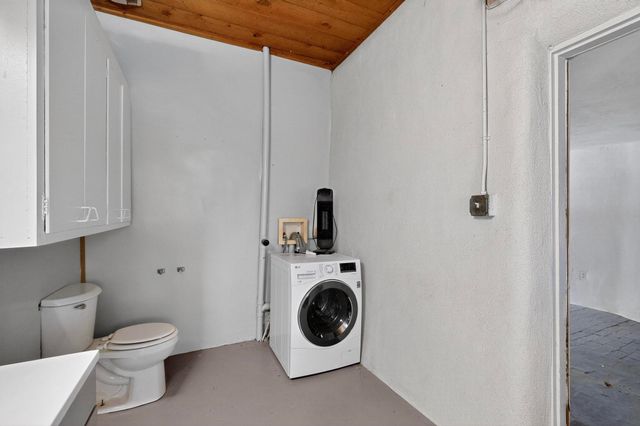 262 Los Pinos A, Santa Fe, NM 87507