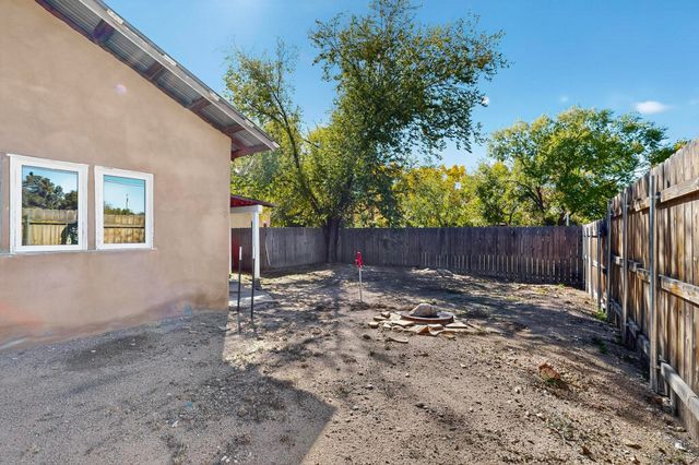 262 Los Pinos A, Santa Fe, NM 87507