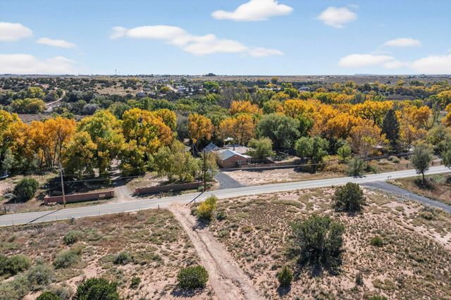 262 Los Pinos A, Santa Fe, NM 87507