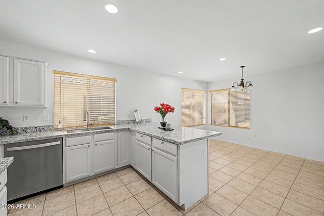 494 W DOUGLAS Avenue, Gilbert, AZ 85233