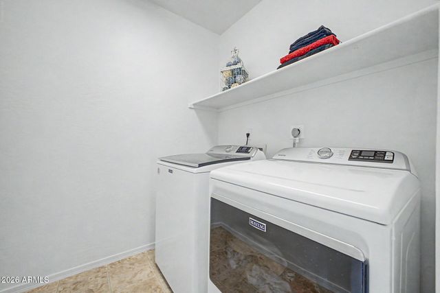 494 W DOUGLAS Avenue, Gilbert, AZ 85233