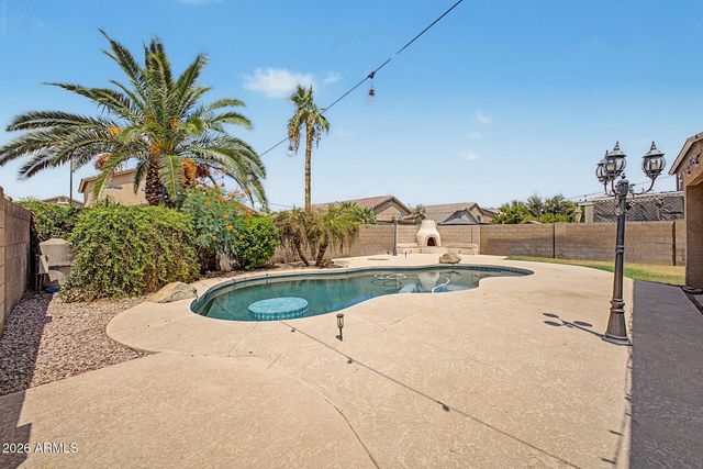 494 W DOUGLAS Avenue, Gilbert, AZ 85233