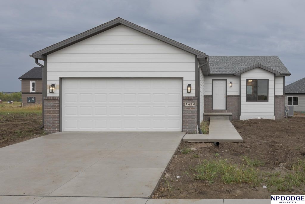 7610 N 50th Street, Lincoln, NE 68514