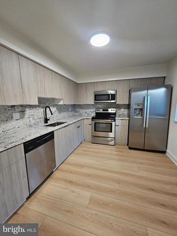 262 CLINTON CT, Holland, PA 18966